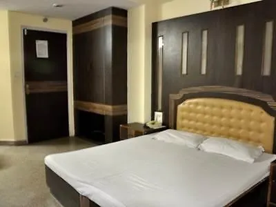 Hotel Pawan Plaza Near Sir Ganga Ram Hospital Delhi  3*, Delhi (National Capital Territory of India)