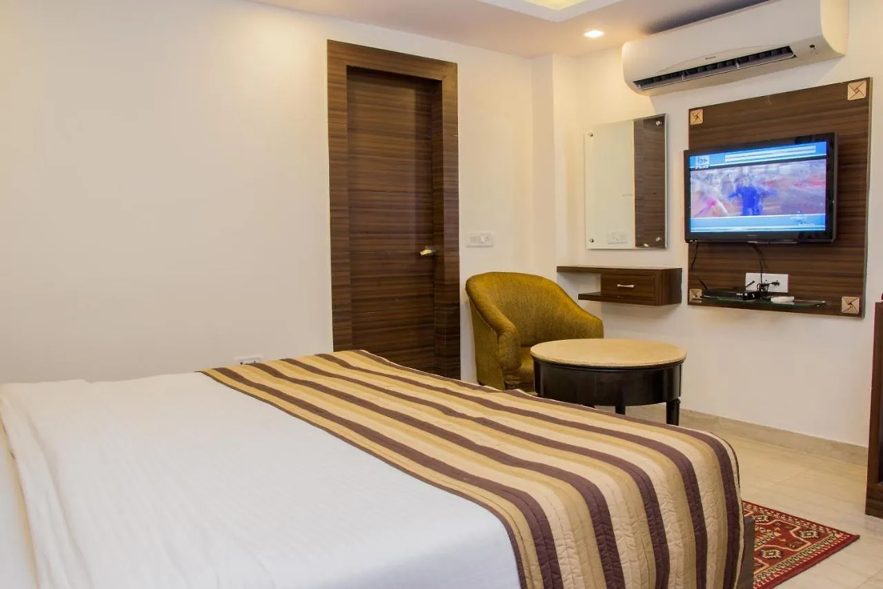 Hotel Pawan Plaza Near Sir Ganga Ram Hospital Dillí